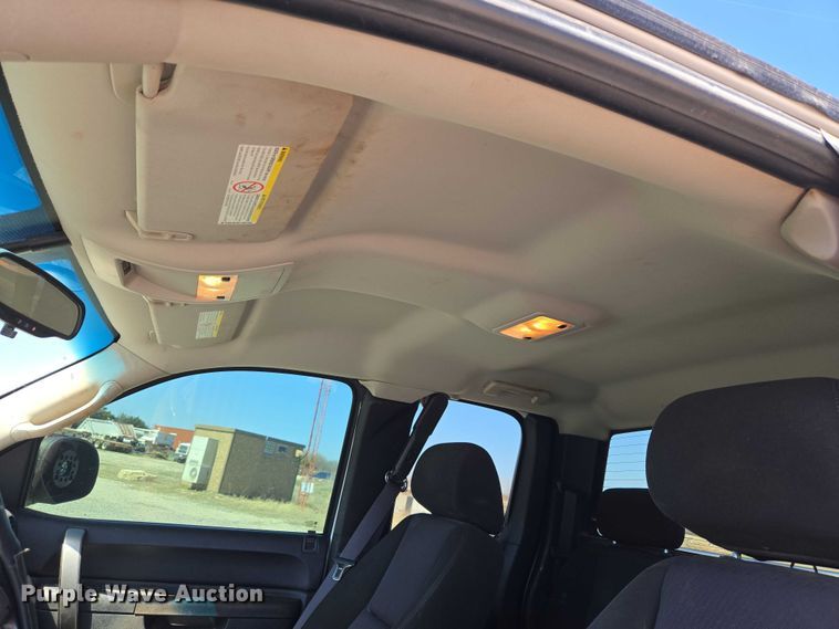 image for item ET1491 2011 Chevrolet Silverado 2500HD  Ext. Cab pickup truck