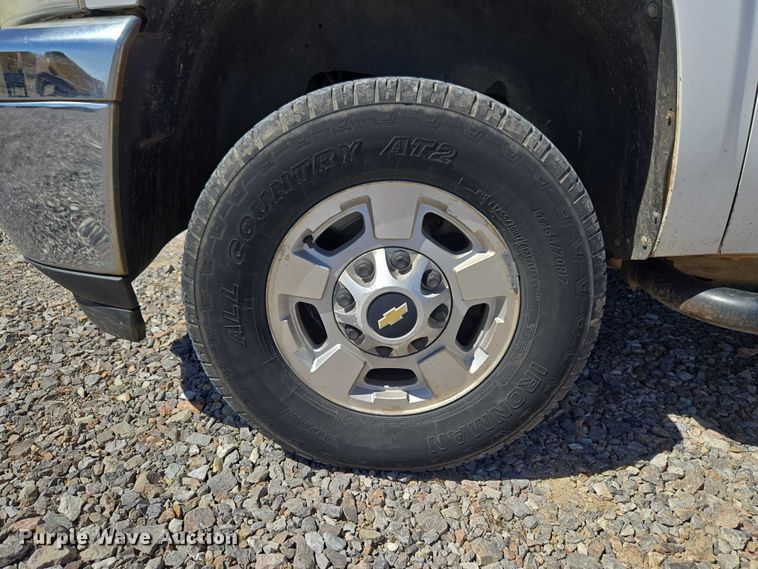 image for item ET1491 2011 Chevrolet Silverado 2500HD  Ext. Cab pickup truck