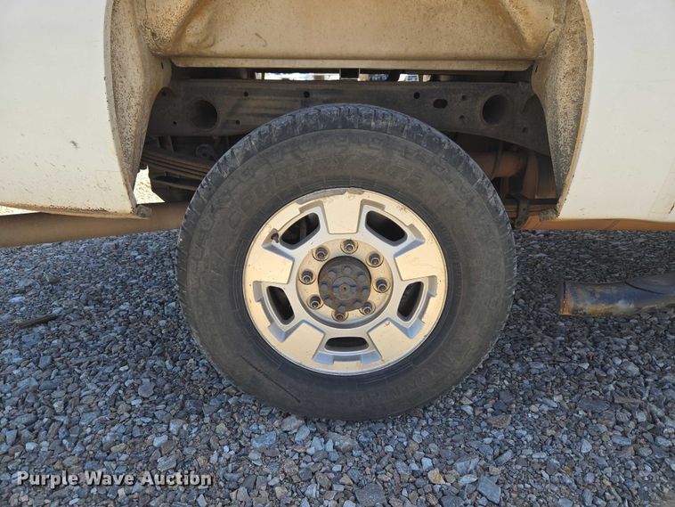 image for item ET1491 2011 Chevrolet Silverado 2500HD  Ext. Cab pickup truck