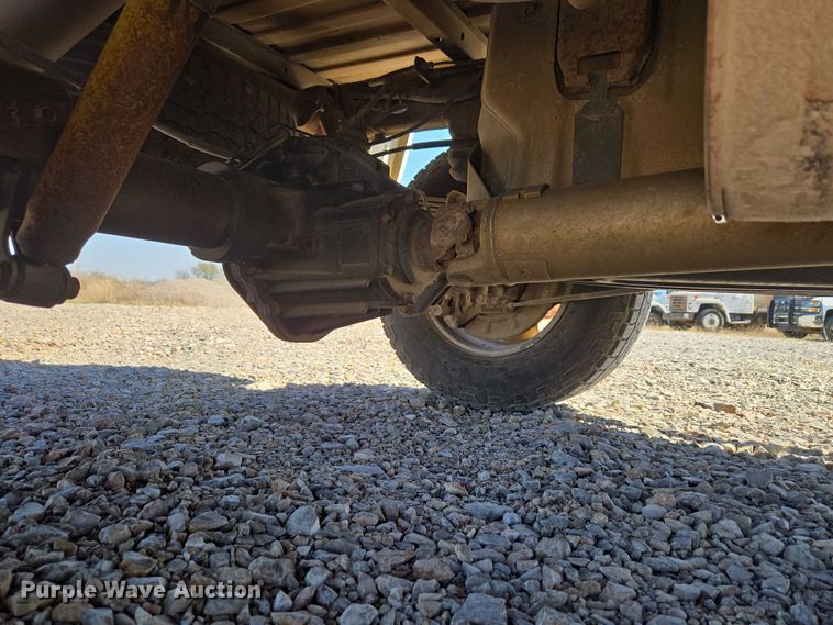 image for item ET1492 2013 Chevrolet Silverado 2500HD Ext. Cab pickup truck