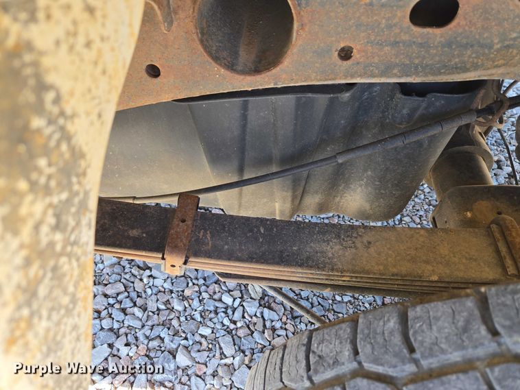 image for item ET1492 2013 Chevrolet Silverado 2500HD Ext. Cab pickup truck