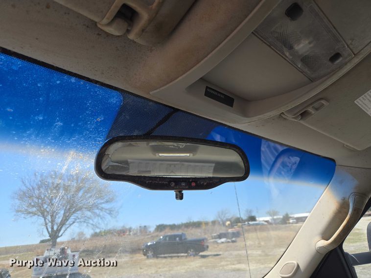 image for item ET1492 2013 Chevrolet Silverado 2500HD Ext. Cab pickup truck