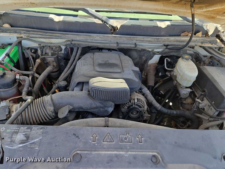 image for item ET1492 2013 Chevrolet Silverado 2500HD Ext. Cab pickup truck