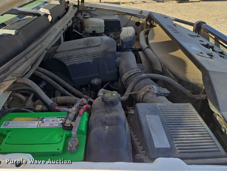 image for item ET1492 2013 Chevrolet Silverado 2500HD Ext. Cab pickup truck