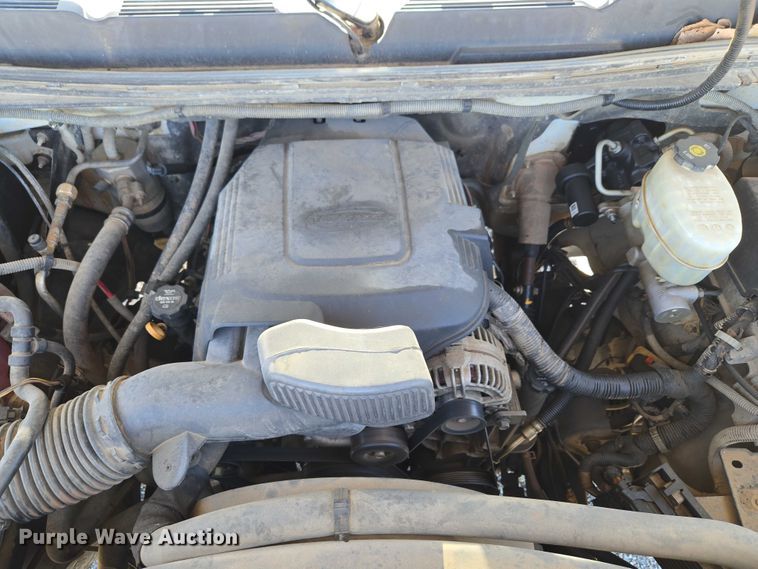 image for item ET1492 2013 Chevrolet Silverado 2500HD Ext. Cab pickup truck