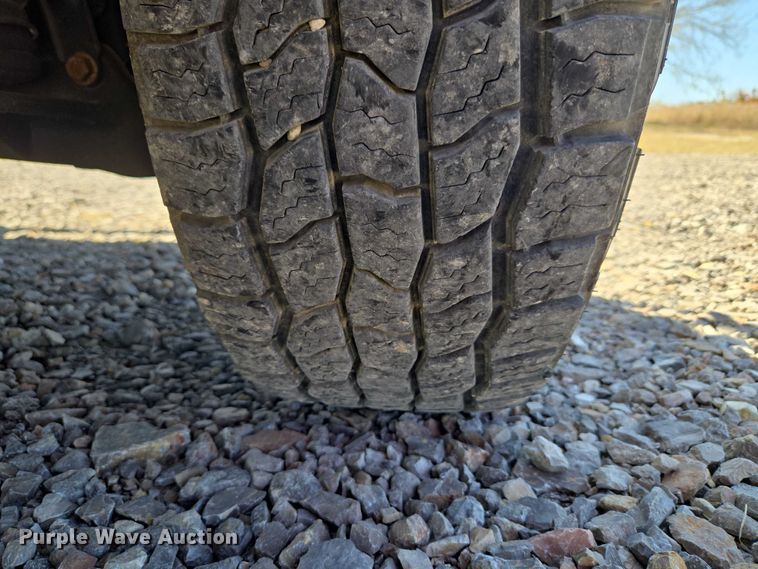 image for item ET1492 2013 Chevrolet Silverado 2500HD Ext. Cab pickup truck