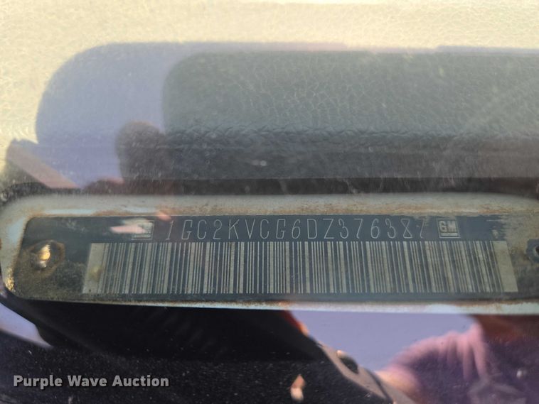 image for item ET1492 2013 Chevrolet Silverado 2500HD Ext. Cab pickup truck