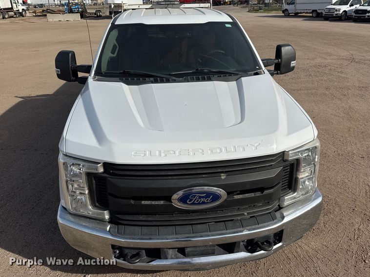 image for item ET1718 2019 Ford F250 Super Duty XL Crew Cab pickup truck