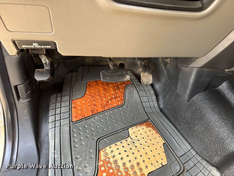 image for item ET1718 2019 Ford F250 Super Duty XL Crew Cab pickup truck