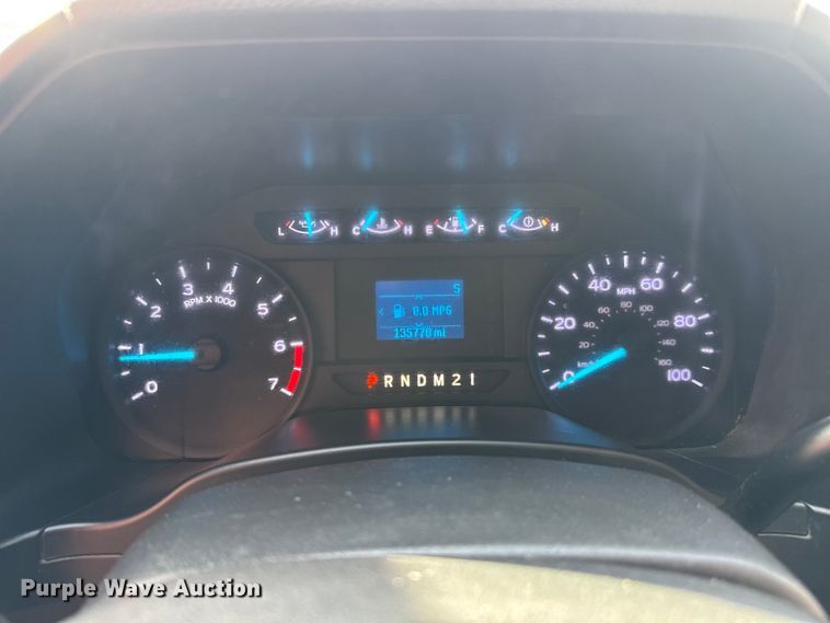 image for item ET1718 2019 Ford F250 Super Duty XL Crew Cab pickup truck