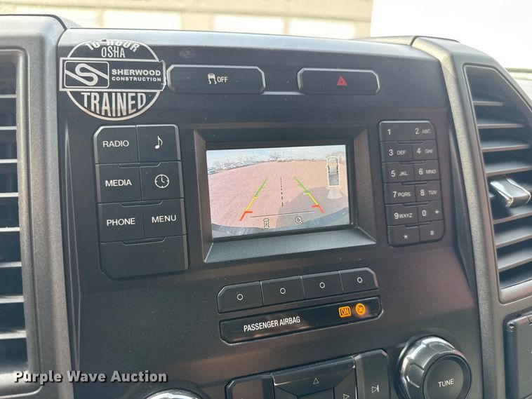 image for item ET1718 2019 Ford F250 Super Duty XL Crew Cab pickup truck