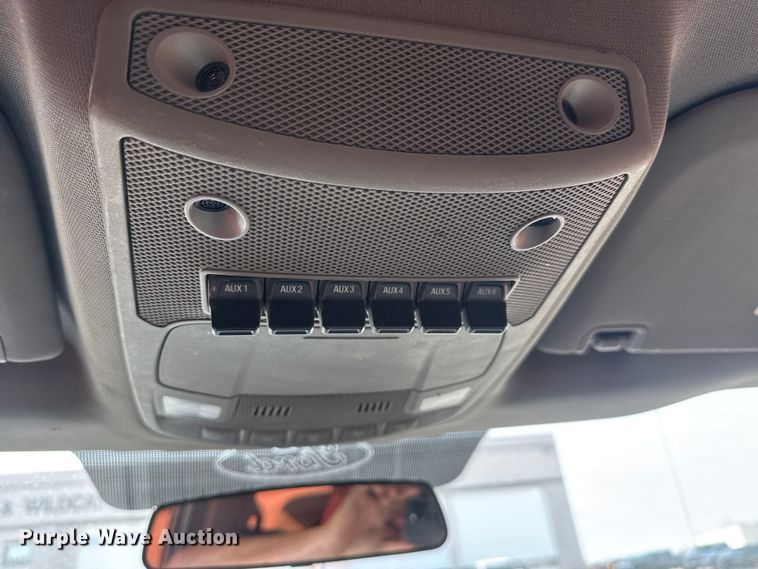 image for item ET1718 2019 Ford F250 Super Duty XL Crew Cab pickup truck