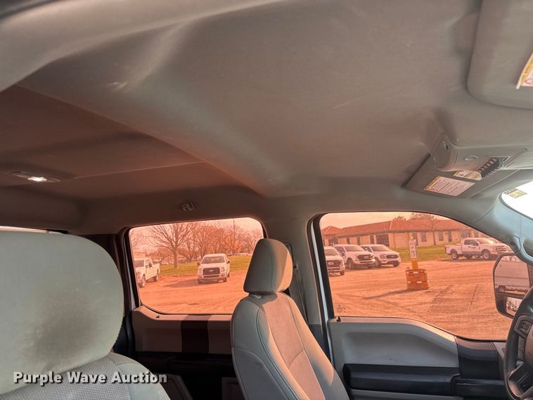 image for item ET1718 2019 Ford F250 Super Duty XL Crew Cab pickup truck