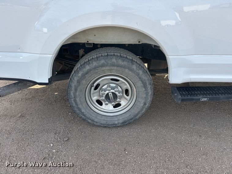 image for item ET1718 2019 Ford F250 Super Duty XL Crew Cab pickup truck