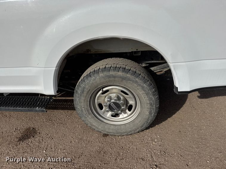 image for item ET1718 2019 Ford F250 Super Duty XL Crew Cab pickup truck