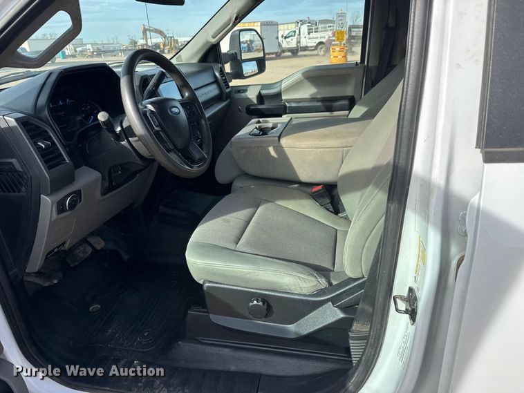 image for item ET1719 2021 Ford F250 Super Duty XL Crew Cab pickup truck