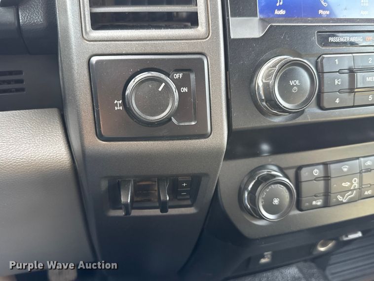 image for item ET1719 2021 Ford F250 Super Duty XL Crew Cab pickup truck