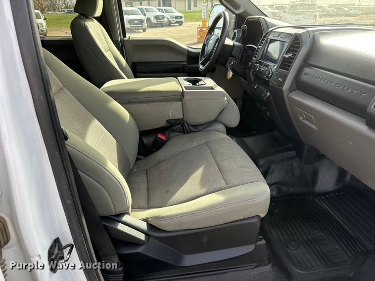 image for item ET1719 2021 Ford F250 Super Duty XL Crew Cab pickup truck