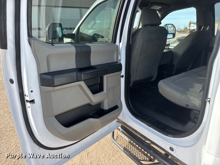 image for item ET1719 2021 Ford F250 Super Duty XL Crew Cab pickup truck