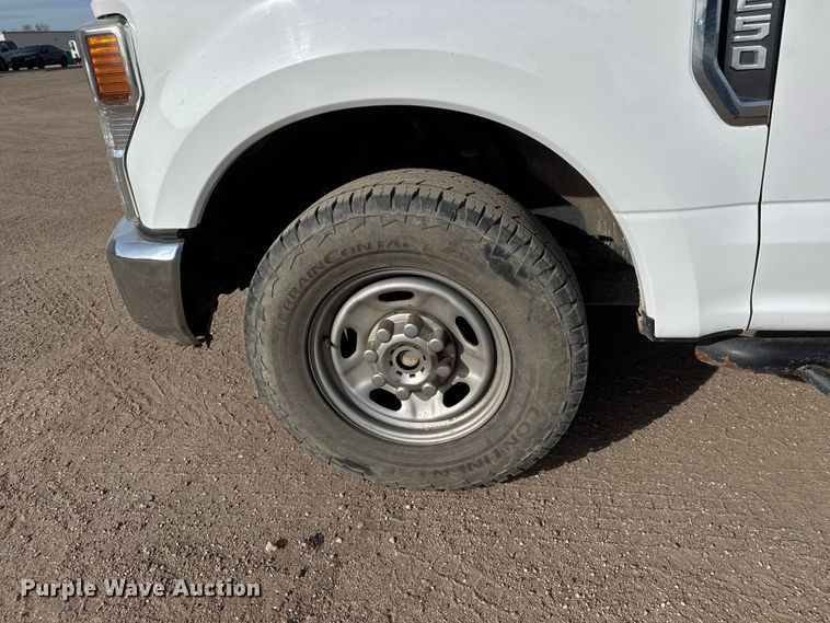 image for item ET1719 2021 Ford F250 Super Duty XL Crew Cab pickup truck