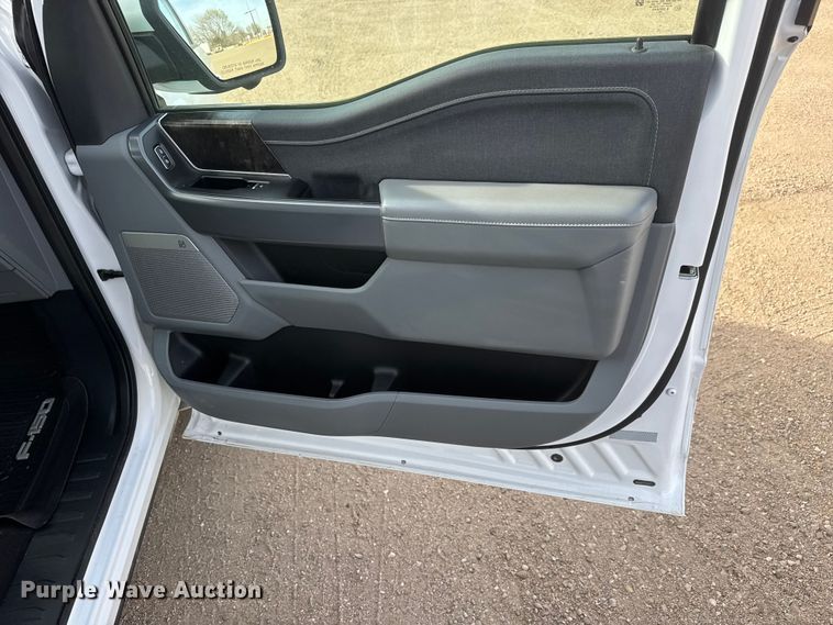 image for item ET1720 2021 Ford F150 Crew Cab pickup truck