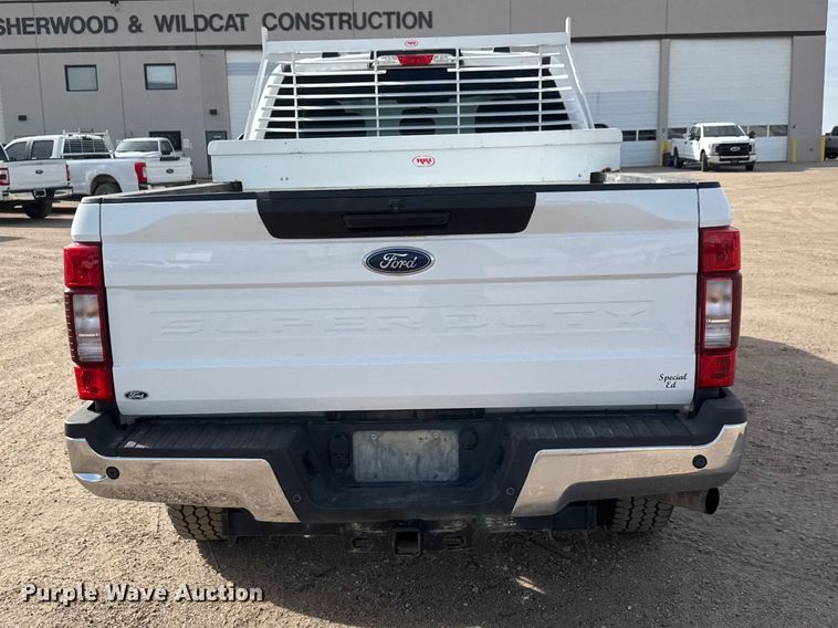 image for item ET1721 2022 Ford F250 XLT Ext. Cab pickup truck
