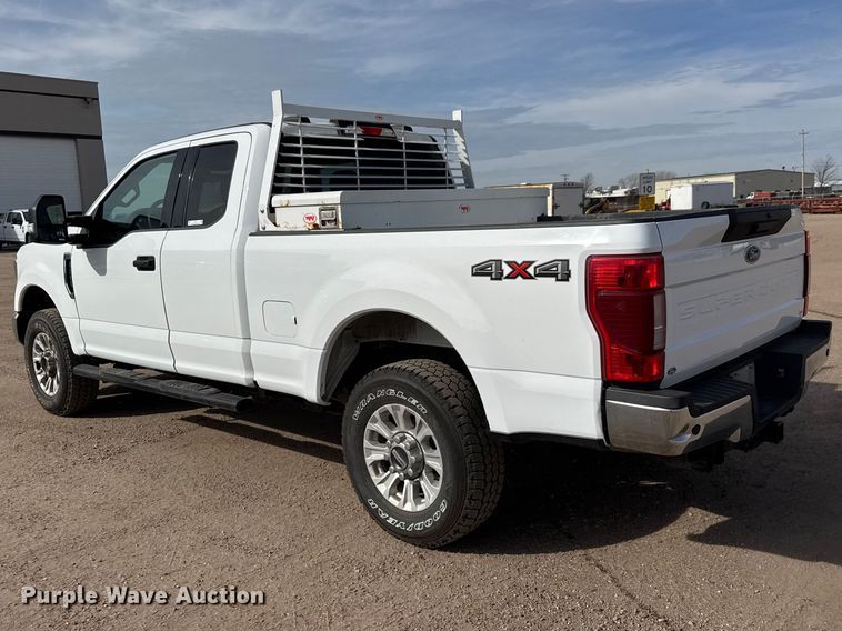 image for item ET1721 2022 Ford F250 XLT Ext. Cab pickup truck
