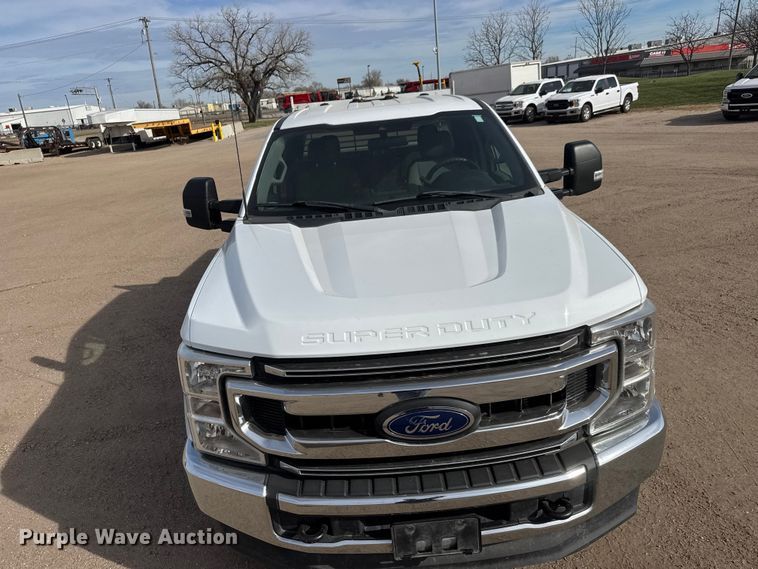 image for item ET1721 2022 Ford F250 XLT Ext. Cab pickup truck