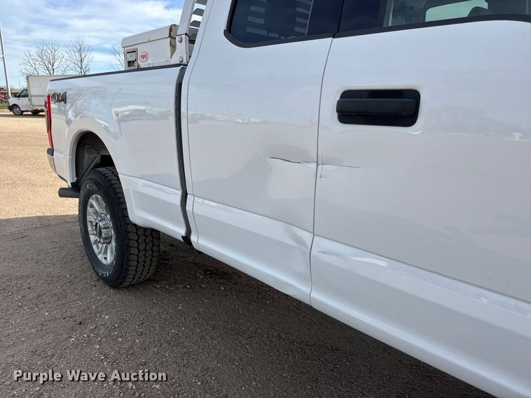 image for item ET1721 2022 Ford F250 XLT Ext. Cab pickup truck