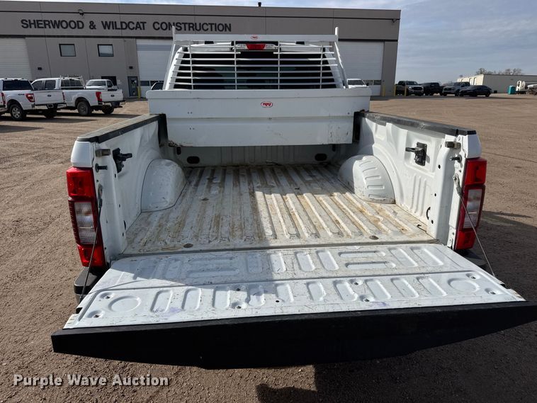 image for item ET1721 2022 Ford F250 XLT Ext. Cab pickup truck