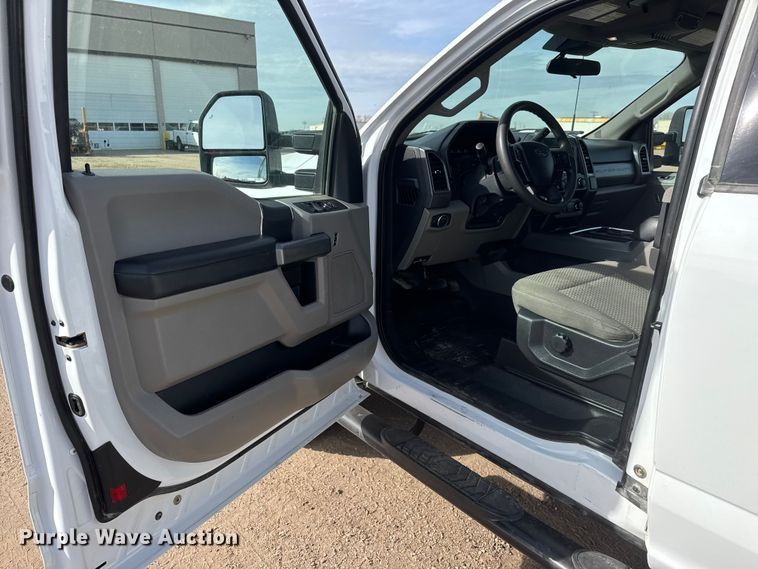 image for item ET1721 2022 Ford F250 XLT Ext. Cab pickup truck