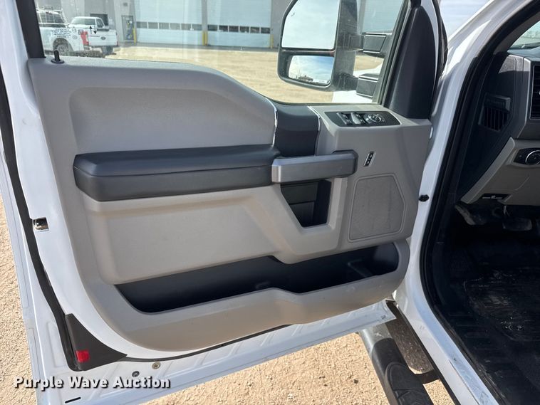 image for item ET1721 2022 Ford F250 XLT Ext. Cab pickup truck