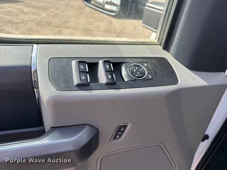 image for item ET1721 2022 Ford F250 XLT Ext. Cab pickup truck