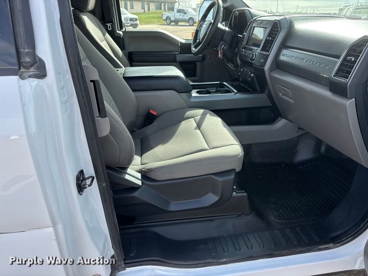 image for item ET1721 2022 Ford F250 XLT Ext. Cab pickup truck