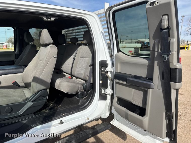 image for item ET1721 2022 Ford F250 XLT Ext. Cab pickup truck