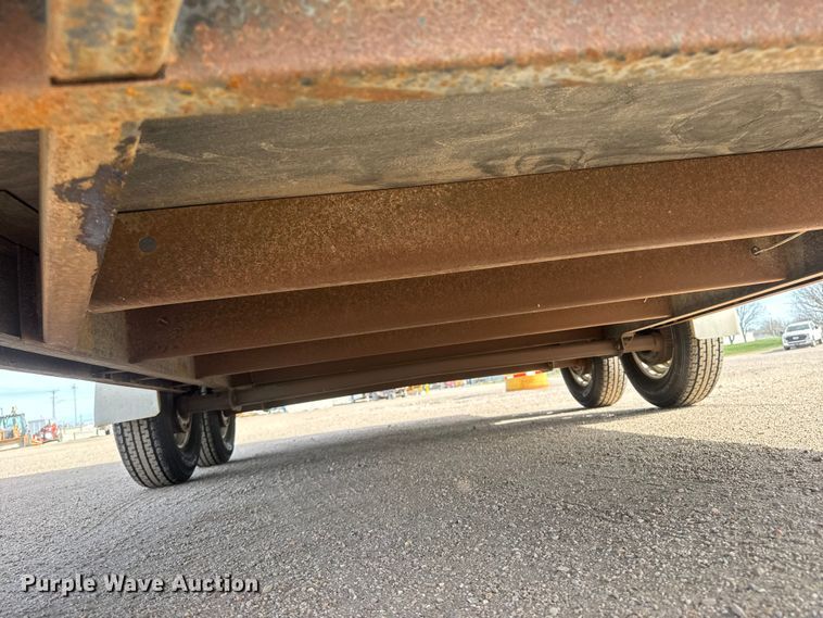 image for item ET1722 2003 Swes Enclosed cargo trailer