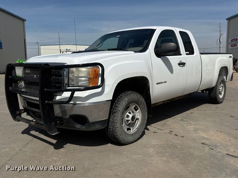 2011 GMC Sierra 2500HD Ext. Cab pickup truck