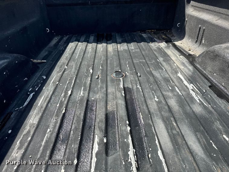 image for item ET1728 2011 GMC Sierra 2500HD Ext. Cab pickup truck