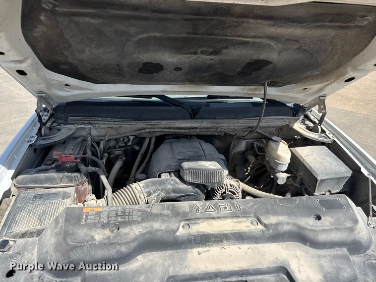 image for item ET1728 2011 GMC Sierra 2500HD Ext. Cab pickup truck