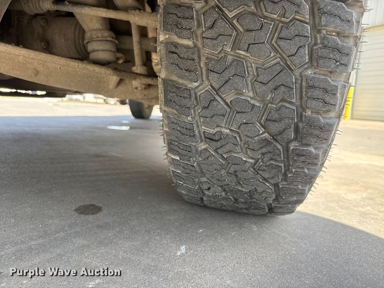 image for item ET1728 2011 GMC Sierra 2500HD Ext. Cab pickup truck