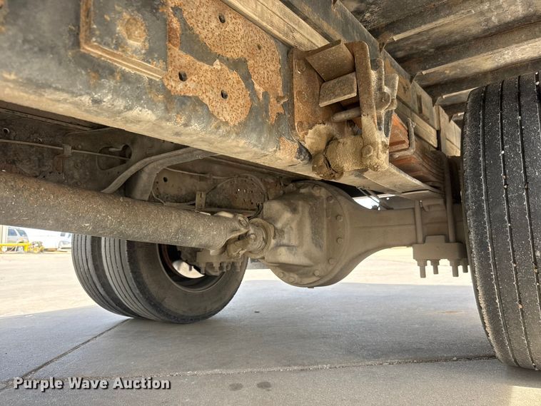 image for item ET1729 2000 International 4700  flatbed truck