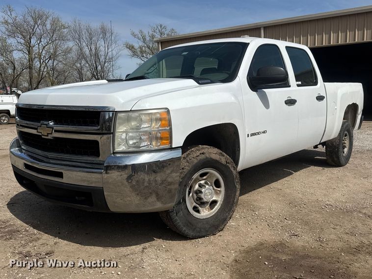 2007 Chevrolet Silverado 2500HD Crew Cab pickup truck
