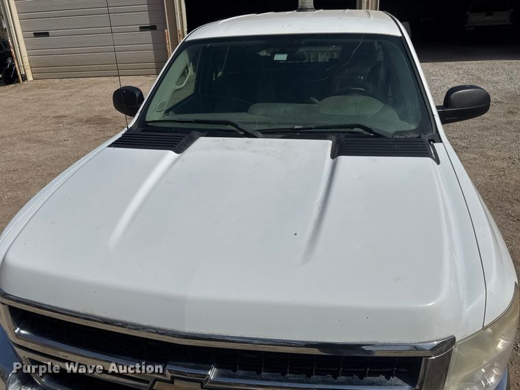 image for item ET1730 2007 Chevrolet Silverado 2500HD Crew Cab pickup truck
