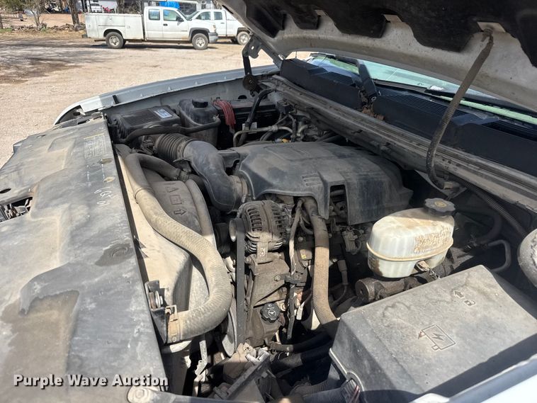 image for item ET1730 2007 Chevrolet Silverado 2500HD Crew Cab pickup truck