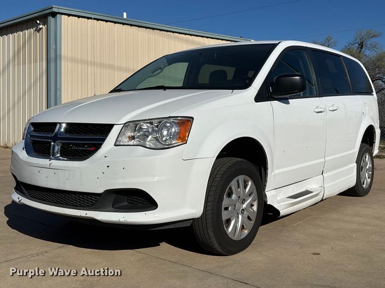 image for item ET1733 2016 Dodge Grand Caravan handicap accessible van