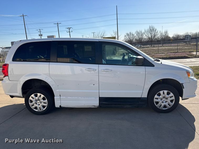 image for item ET1733 2016 Dodge Grand Caravan handicap accessible van