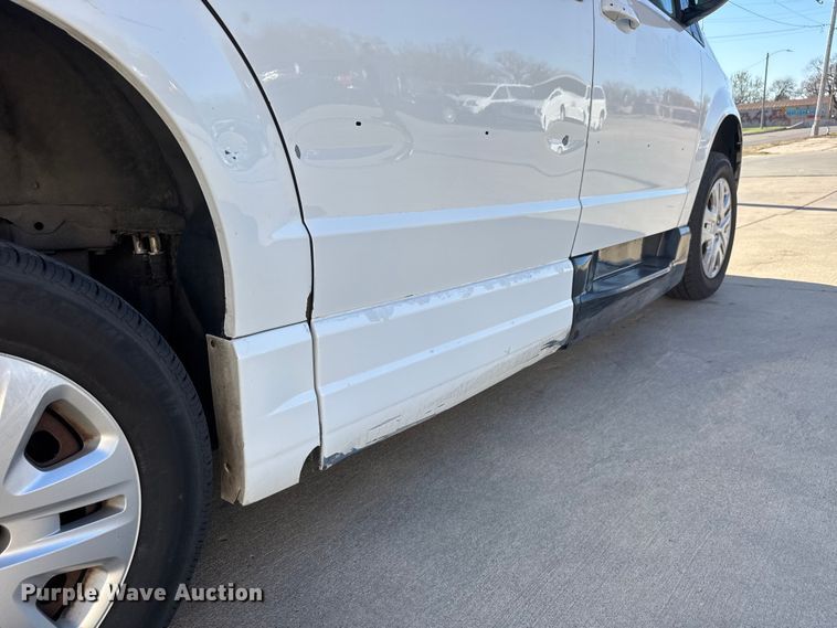 image for item ET1733 2016 Dodge Grand Caravan handicap accessible van