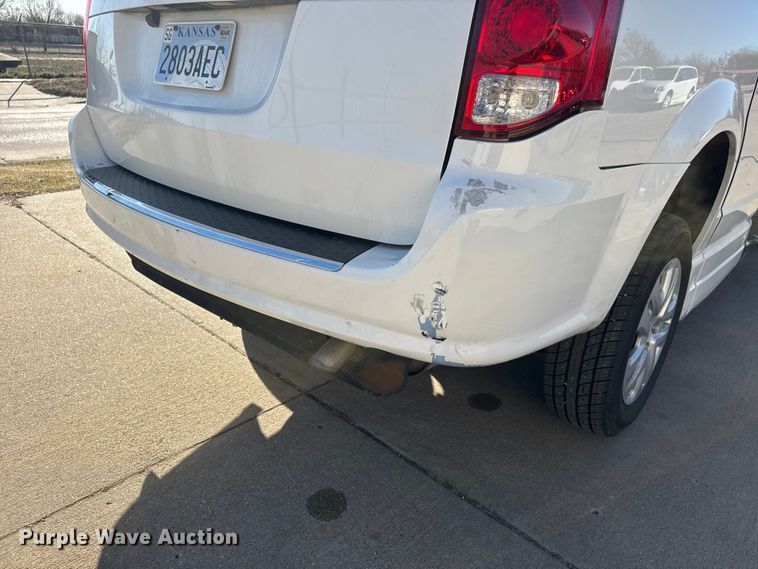 image for item ET1733 2016 Dodge Grand Caravan handicap accessible van