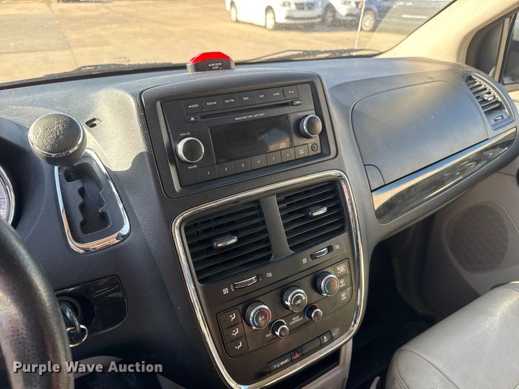 image for item ET1733 2016 Dodge Grand Caravan handicap accessible van