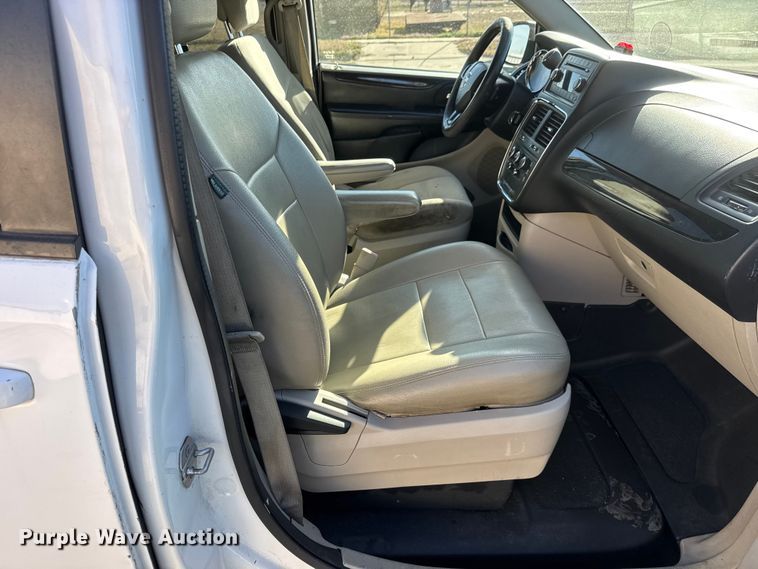 image for item ET1733 2016 Dodge Grand Caravan handicap accessible van